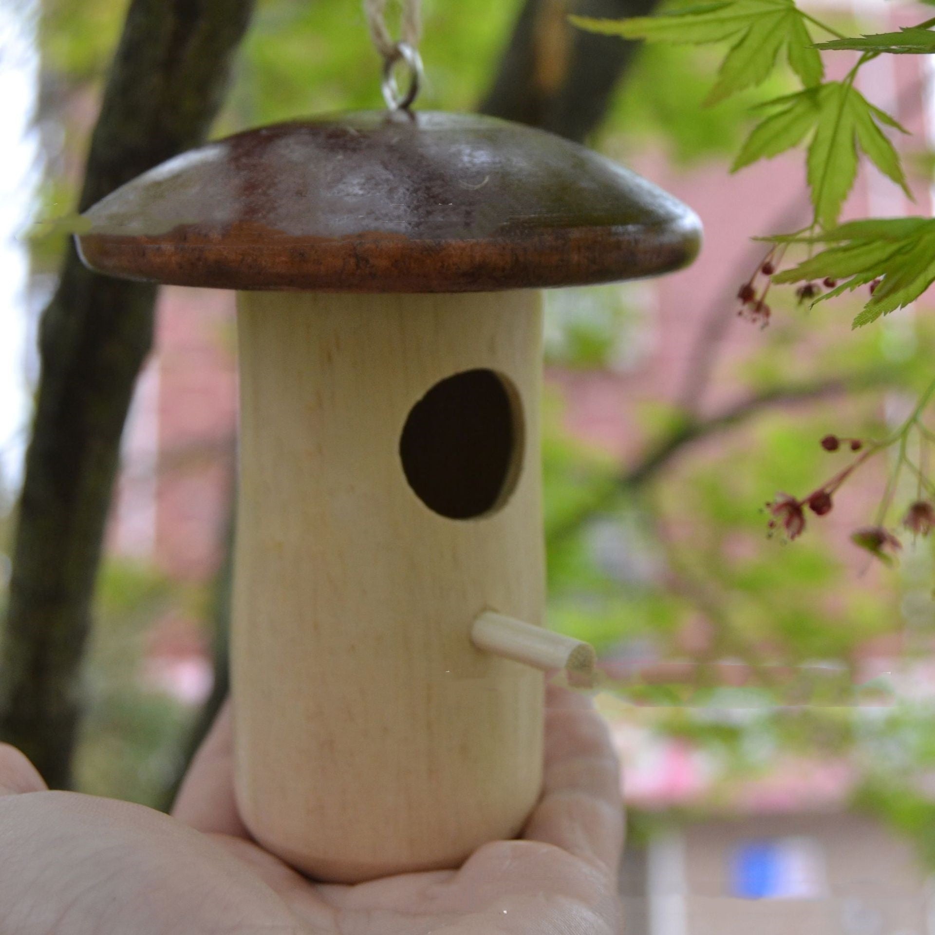 Wooden Bee Mushroom Hummingbird Feeder Pendant - FurTrend